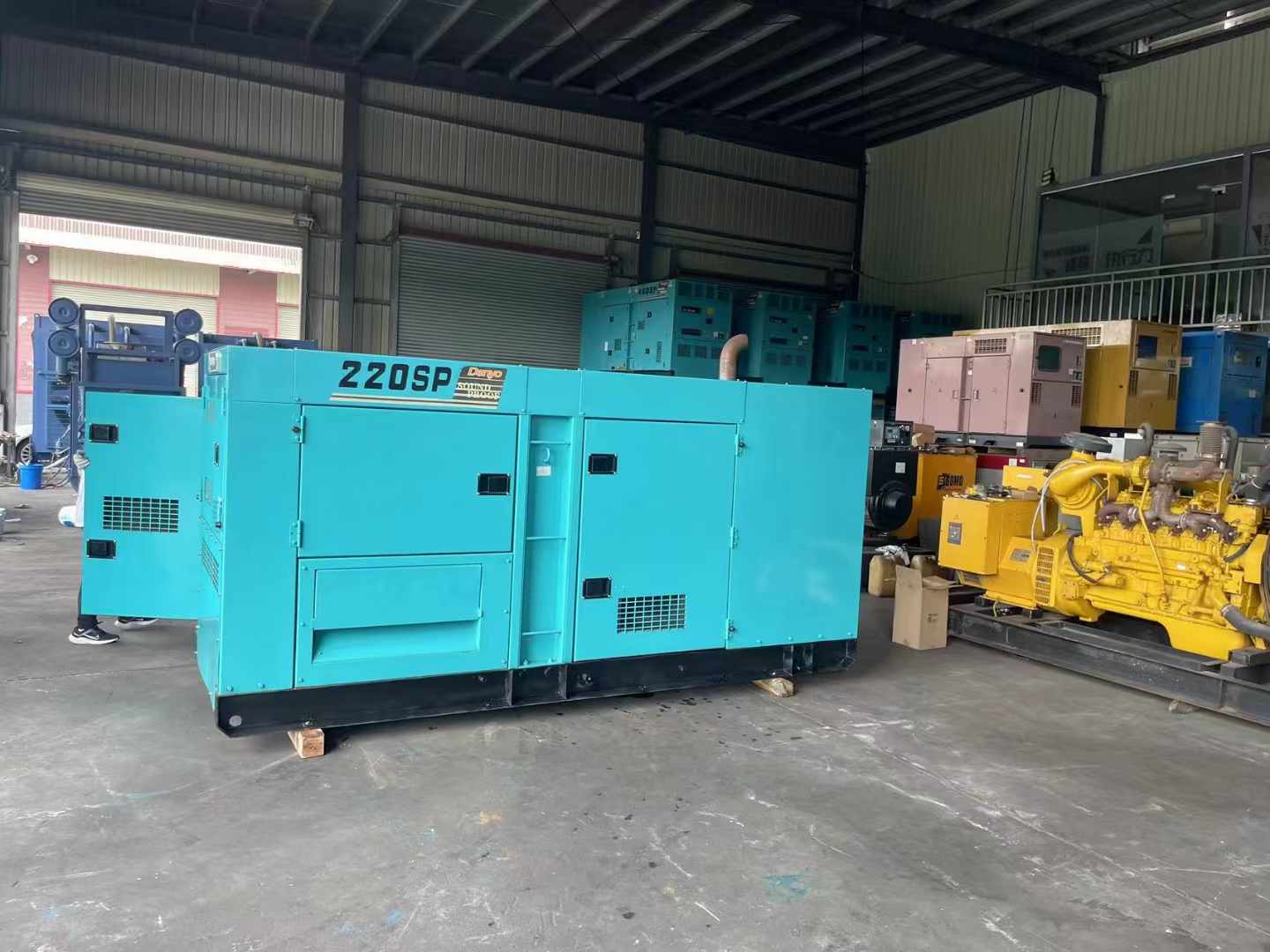 天峻800kW 柴油发电机的输出电流波动范围是多少？