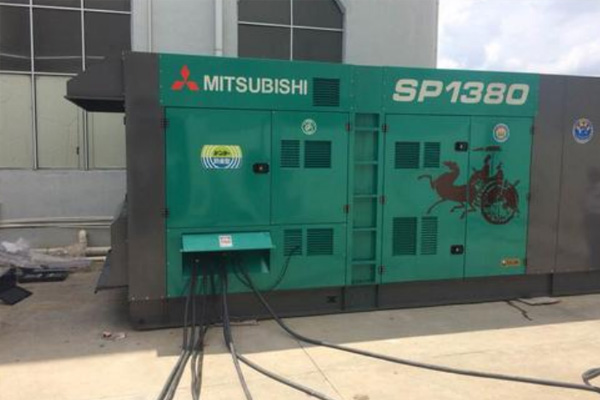 天峻为什么有些柴油发电机组的输出电压可以调节？