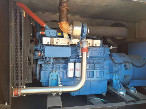 天峻燃油消耗率与进气温度的具体关系是什么？